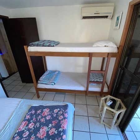 Quatro Ilhas Beach Hostel Bombinhas Bagian luar foto